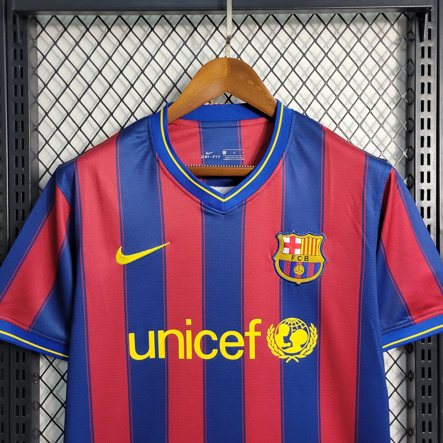 FC Barcelona 09/10 Home Jersey (Retro)